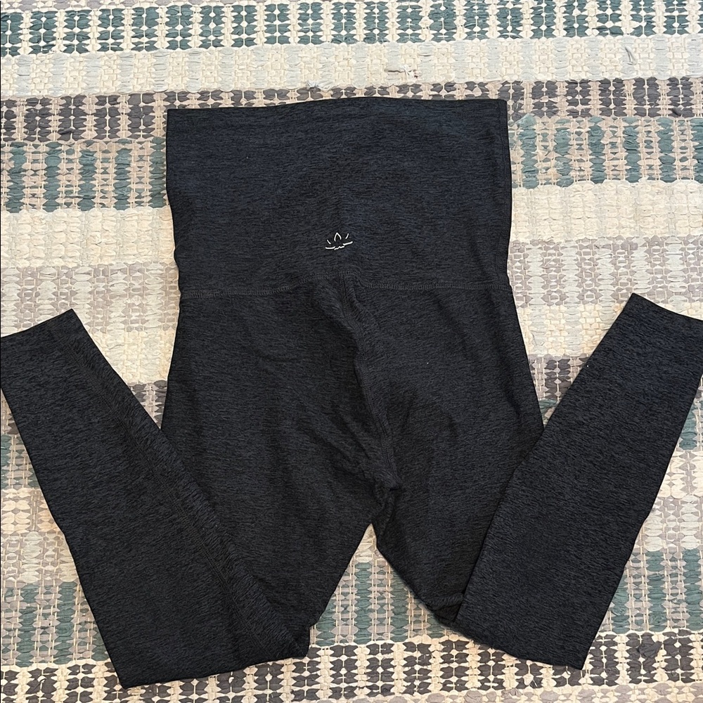 Beyond Yoga / Beyond the Bump midi maternity leggings size S